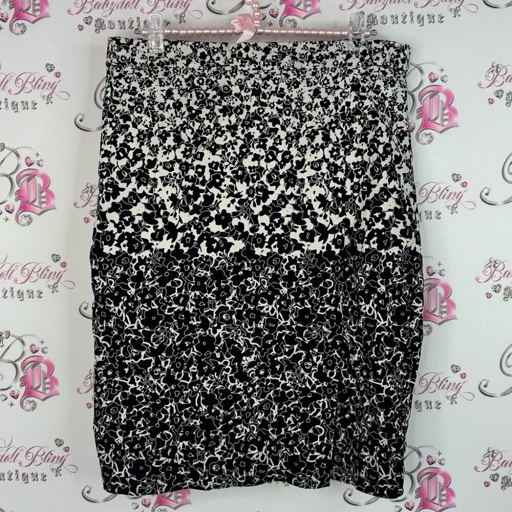 RW&CO. Skirt flowers color block Black and White Floral Pencil Skirt